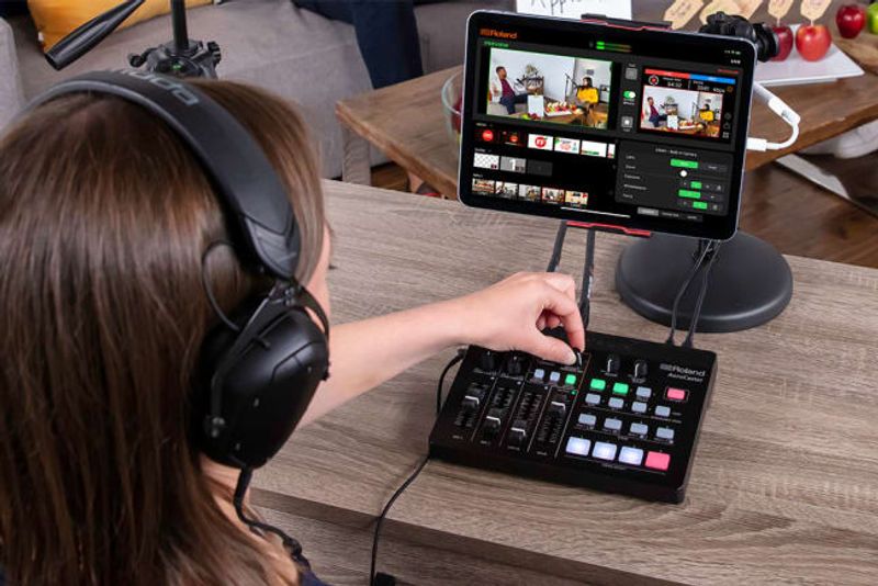 AV STREAMING MIXER